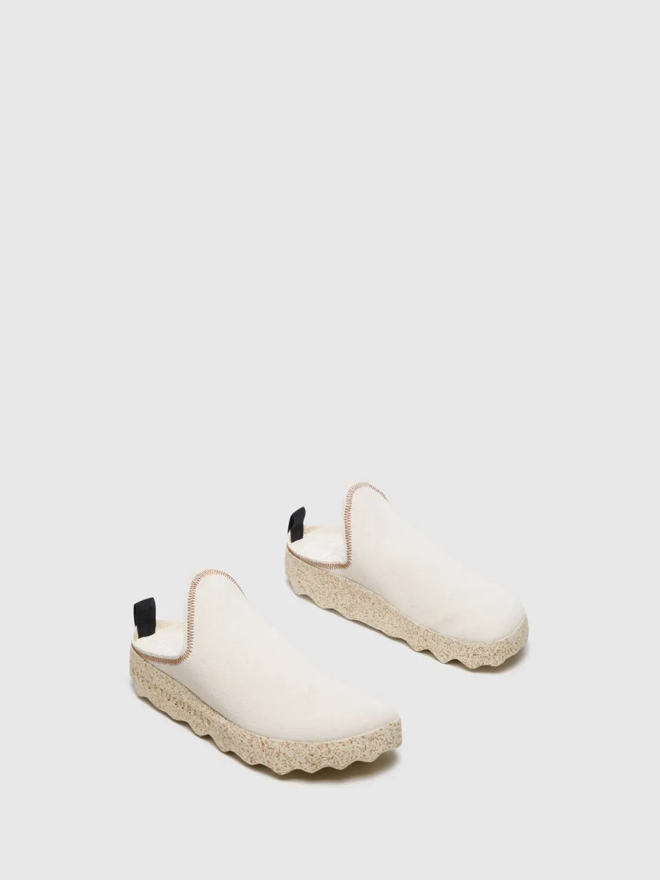 Snow Closed Mules