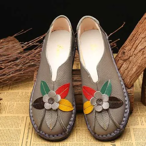 SOCOFY Retro Soft Sole Flower Flat Loafers